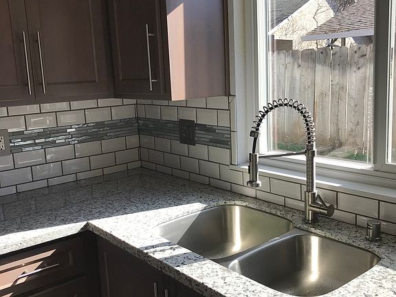 Granite & Alder cabinets