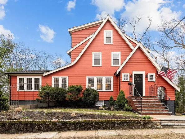 24 Grandview Rd, Arlington, MA 02476