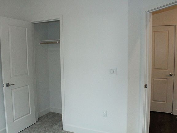 4th image of 405 Mystic Ln