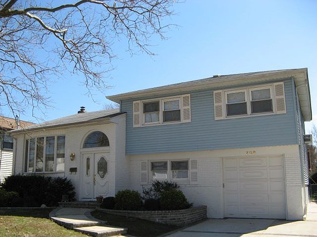1st image of 708 Jeffrey Dr