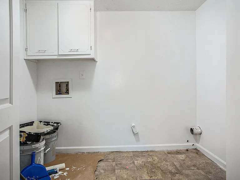3735 Londonderry Ct — Photo 17