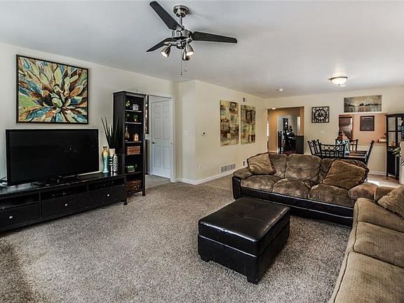 3rd image of 8971 Eastview Dr