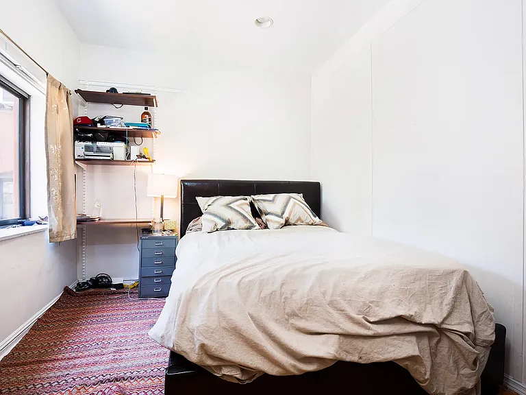 351 E 18th St #1 — Photo 3