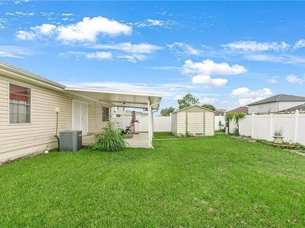 3900 Bayou Oaks Dr, Harvey, LA 70058