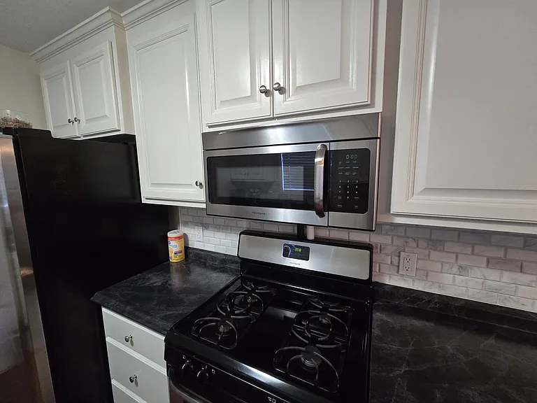 304 Jasmine Cir — Photo 12