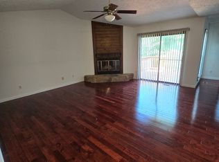 5960 Laguna Dr, Fayetteville, NC 28314