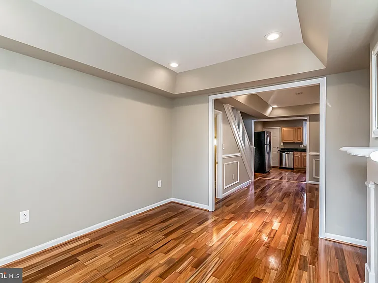 130 W Randall St — Photo 6