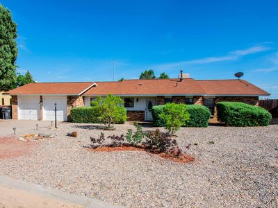 979 Player Loop SE, Rio Rancho, NM, 87124