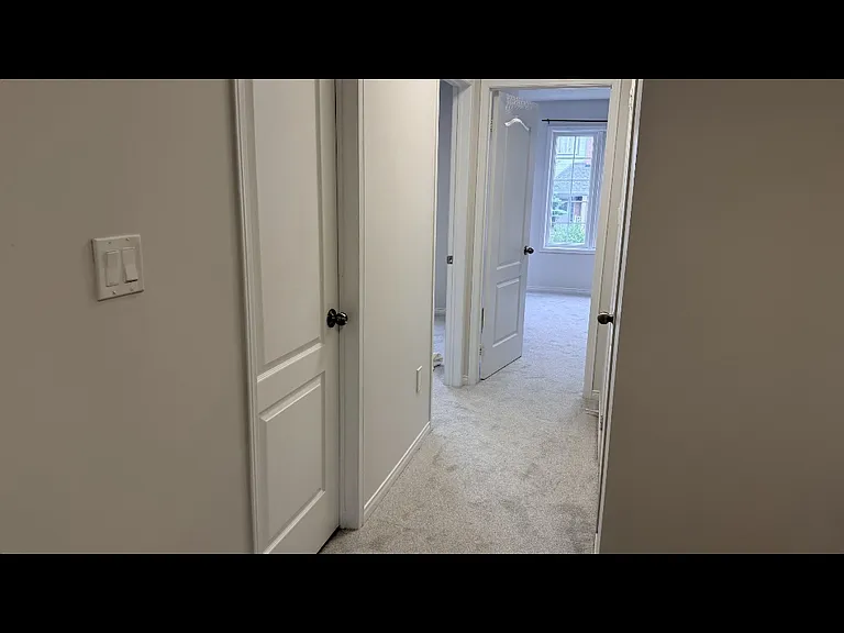 1211 Lamont Cres — Photo 5