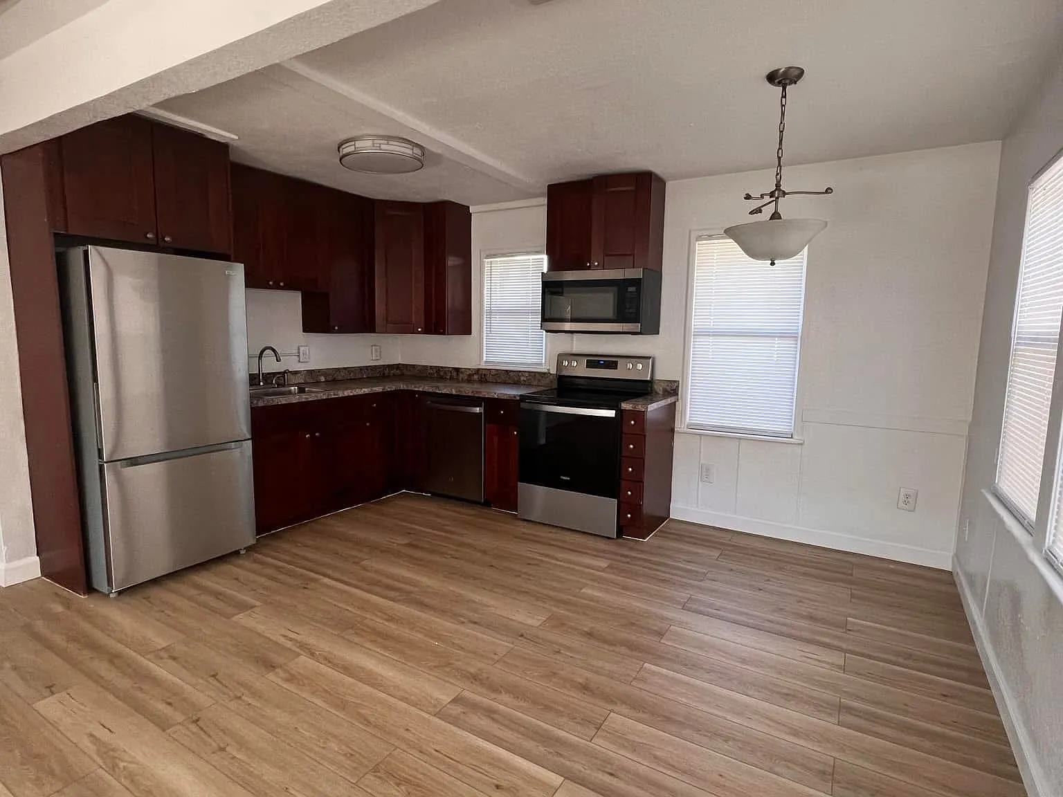 2 bed, $1,900 — Photo 4