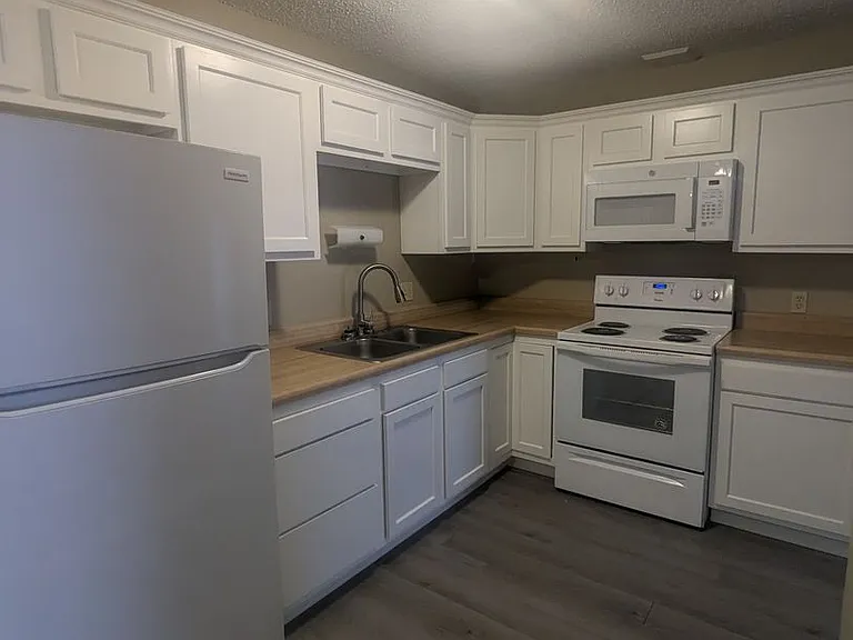 119 Briar Ln — Photo 8