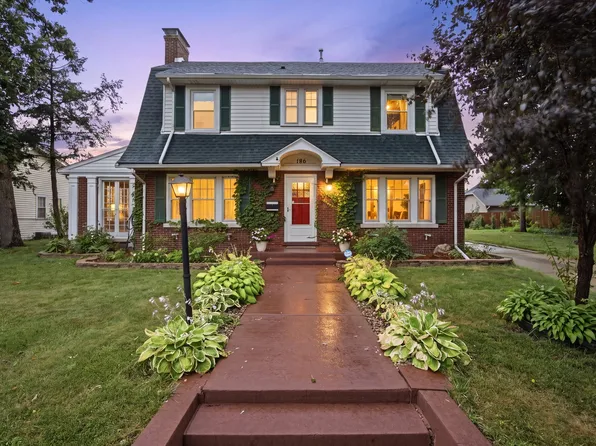 186 N Du Bois Ave, Elgin, IL 60123