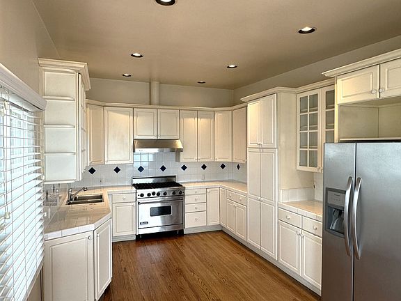 5th image of 7103 Rindge Ave