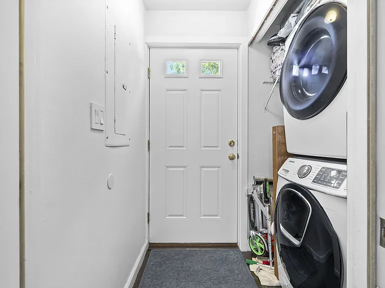 93 Governor Winthrop Rd #7A — Photo 9