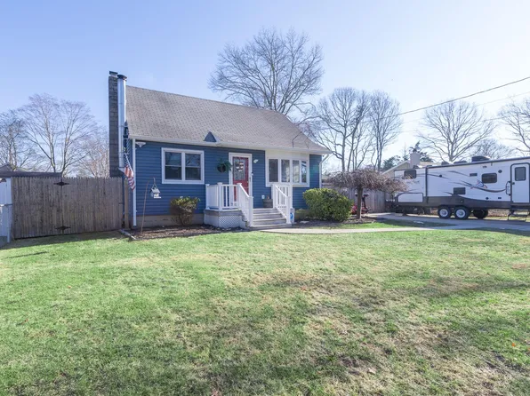 27 Terry Drive, Mastic, NY 11950