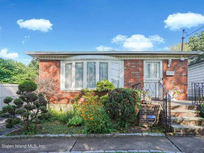 105 Bradley Ave, Staten Island, NY, 10314