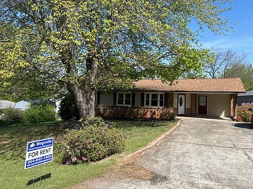104 Elizabeth Dr Photo 1
