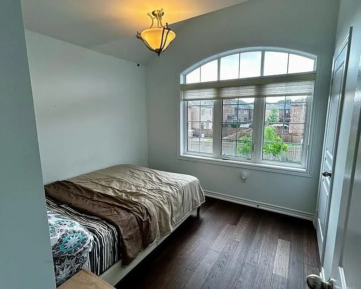 232 Kincardine St — Photo 24