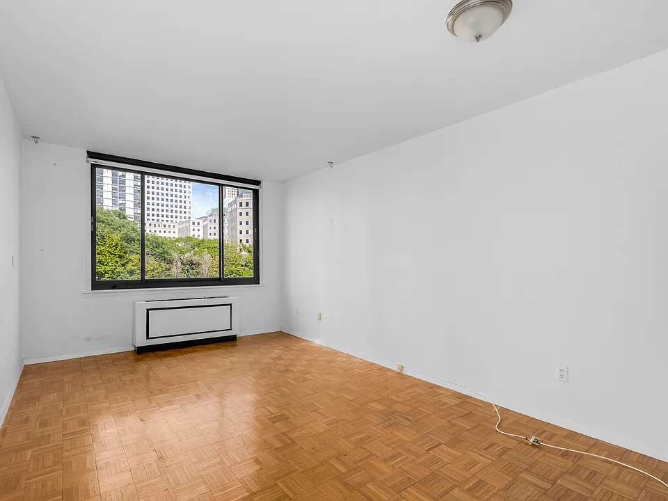 300 Albany St #5F