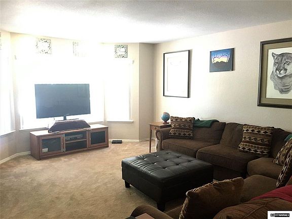 3rd image of 1525 Walker Dr