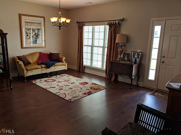 2nd image of 1614 Hucknall Pl