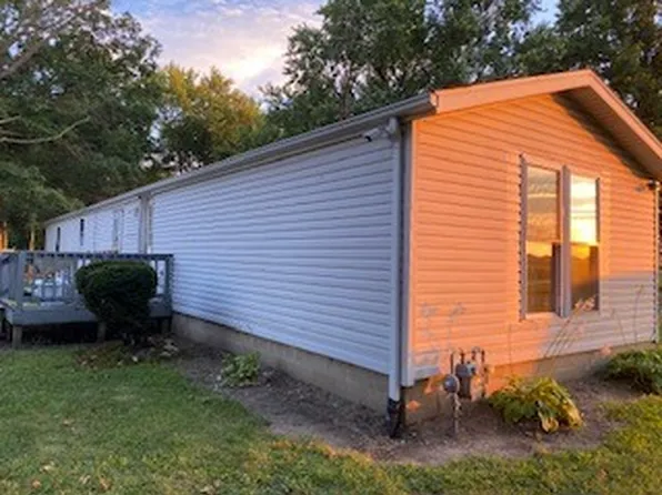107 N Webster St, Pana, IL 62557