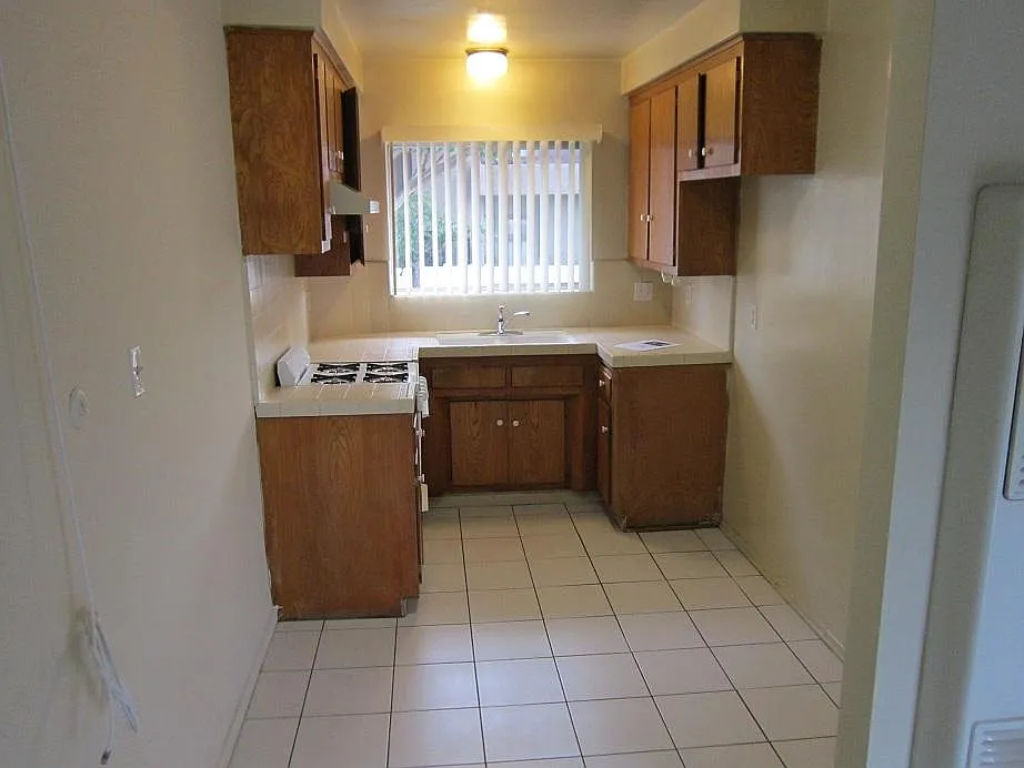 Studio, $1,660 — Photo 4
