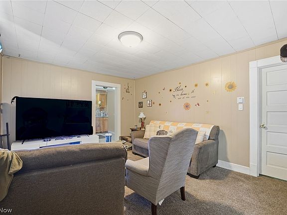 4th image of 1031 Thayer Ave