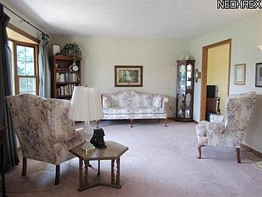 3rd image of 3228 Evergreen Dr