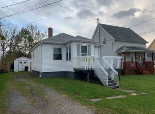 412 Chestnut Dr, Sydney, NS B1P4Y9