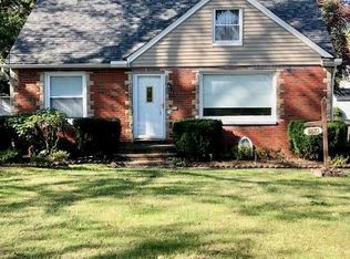 1600 Brainard Rd, Lyndhurst, OH 44124