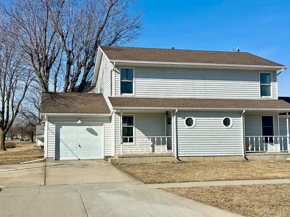 412 S 5th St #414, Adel, IA 50003