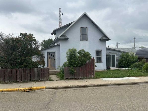 306 1st St W, Hanna, AB T0J 1P0