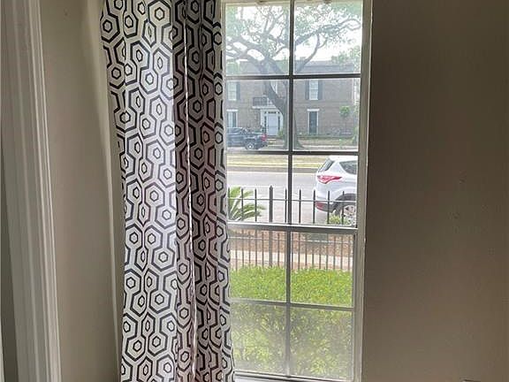 4th image of 3201 Saint Charles Ave APT 122
