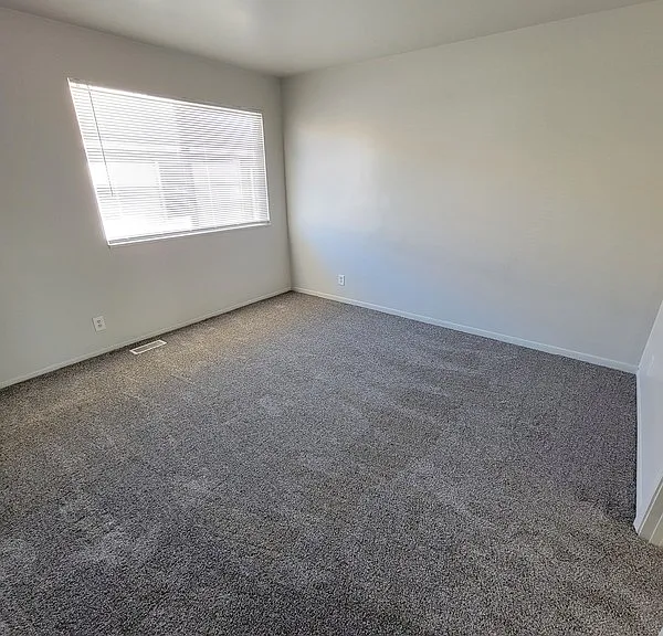 586 W Tiffany Town Dr #1 — Photo 9