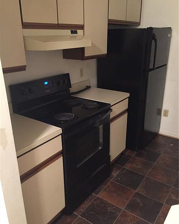 1st image of 538 Pineland Cir APT 204