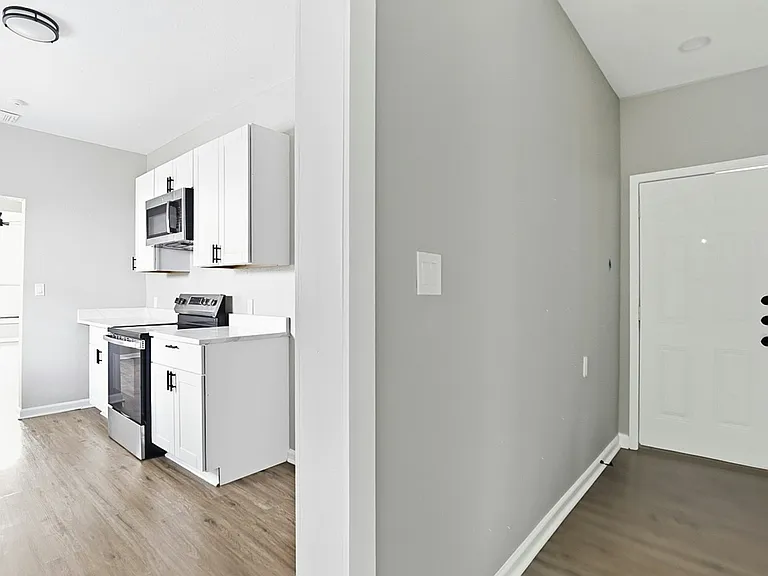 1230 Hammond Ave — Photo 13