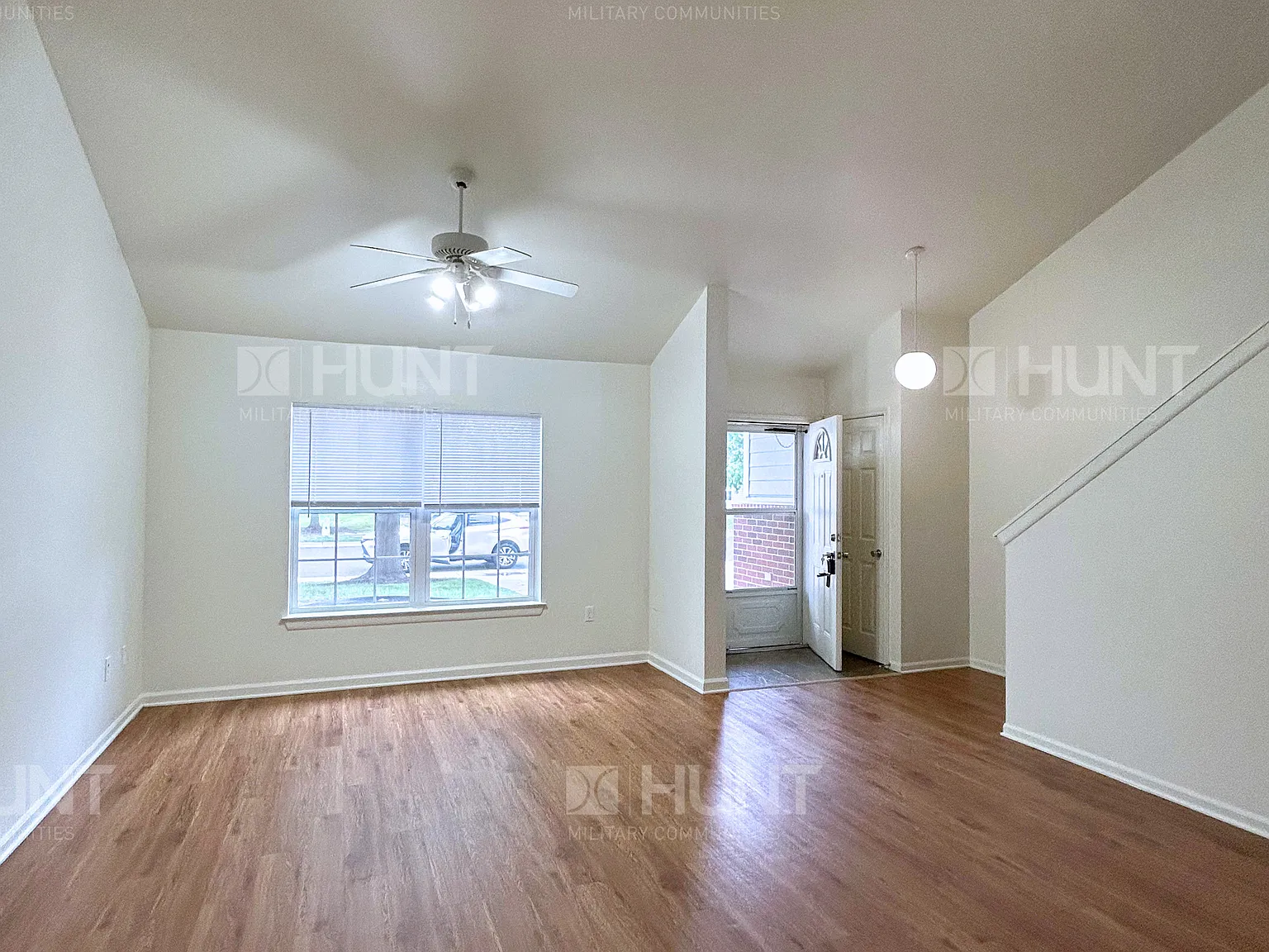 3 bed, 2.5 bath, 1691 sqft, $1,900 — Photo 2
