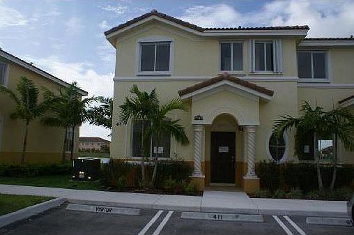 4th image of 2491 SE 12th Ct #425