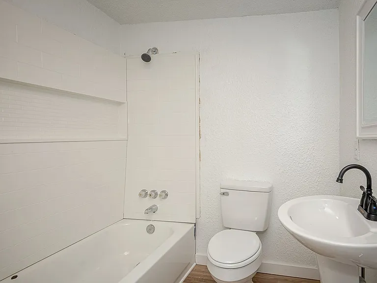 4406 Richard St — Photo 35