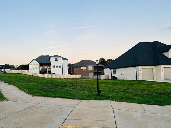 2nd image of 702 S Thornridge Dr Lot 47