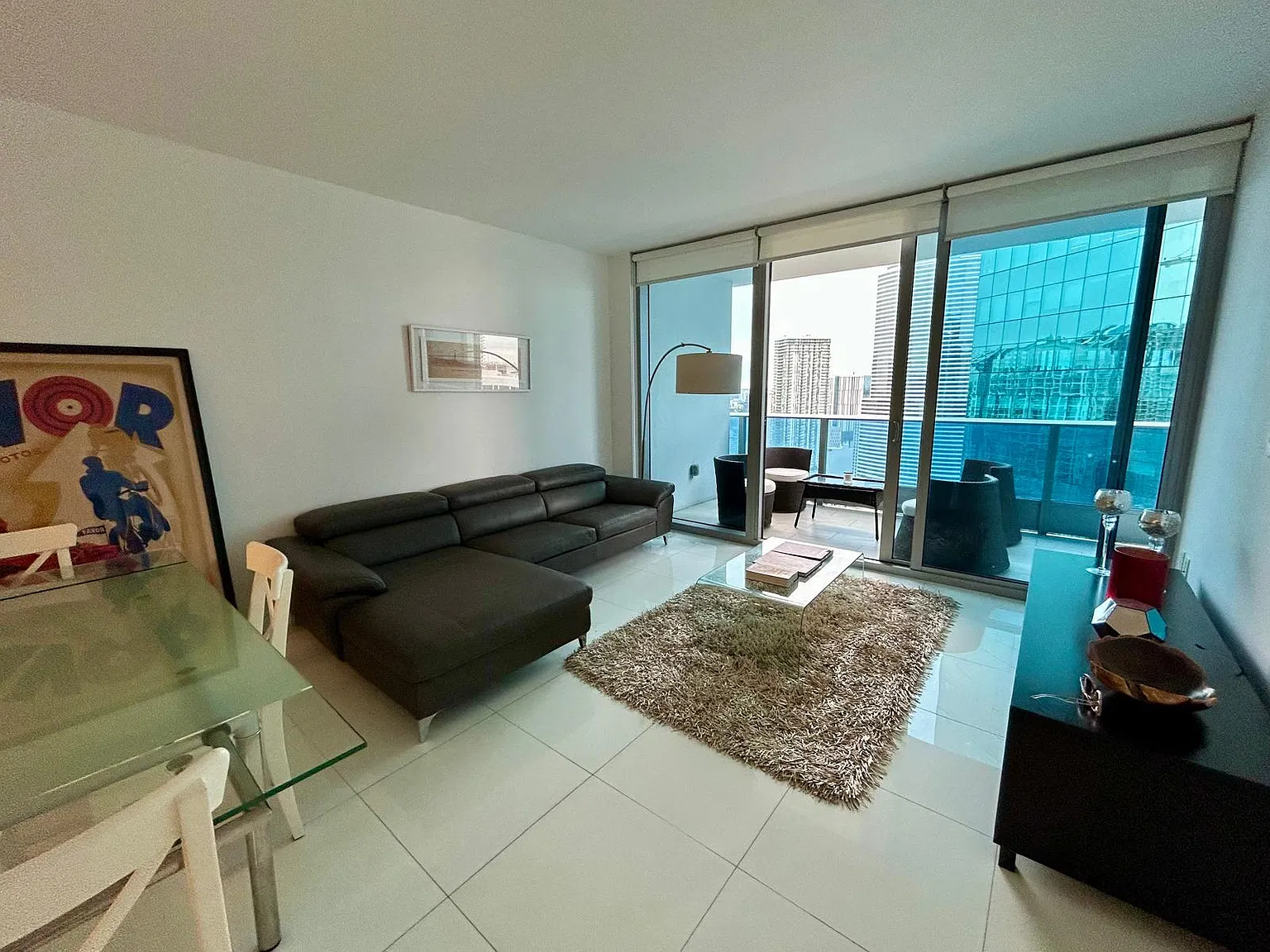 1 bed, 822 sqft, $3,800 — Photo 4
