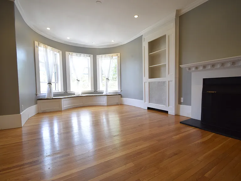 1402 Beacon St #3 — Photo 2