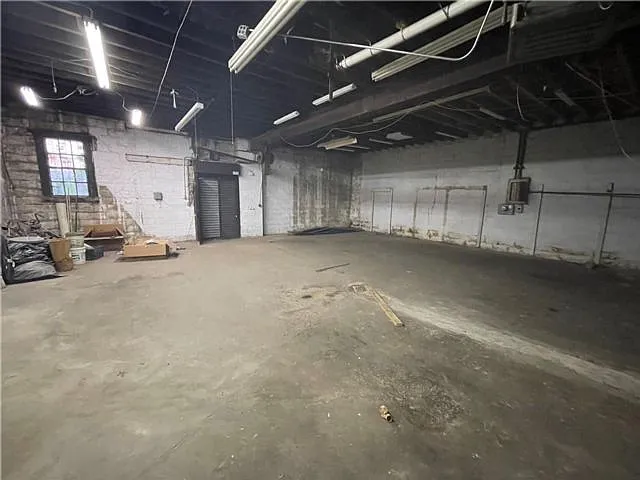 Studio, $14,000 — Photo 2