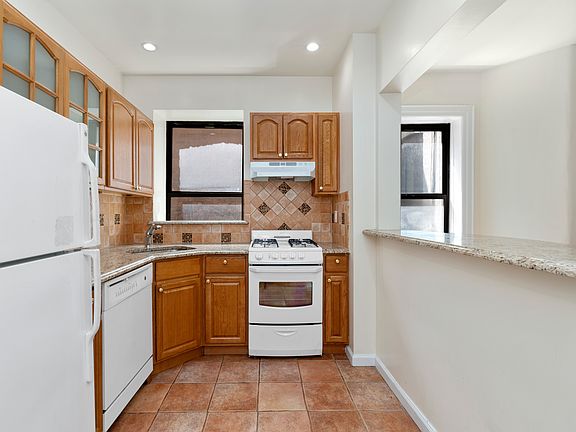 2nd image of 332 E 67th St APT 18