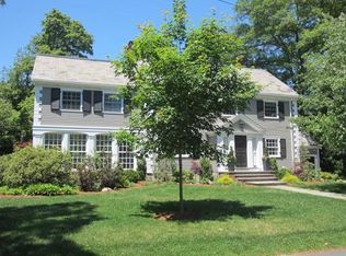 16 Kenilworth Cir, Wellesley, MA 02482