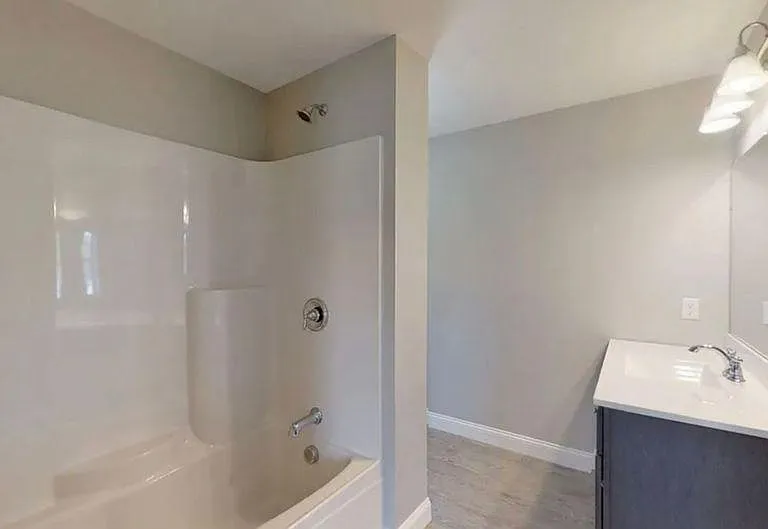 40 Chamberlain Dr #40 — Photo 2
