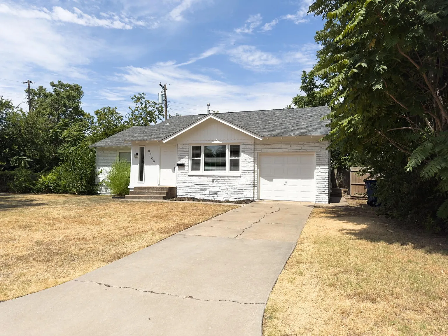 3 bed, 1081 sqft, $1,550 — Photo 2