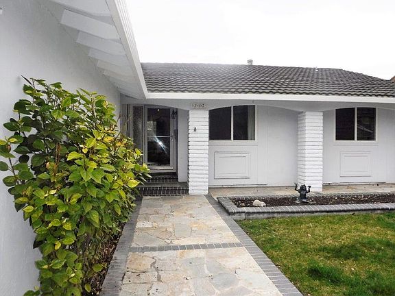 5th image of 317 Surber Drive