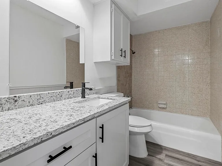 2404 Kentfield Ln — Photo 20